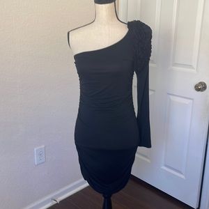 🖤Codigo,Black one shoulder dress with one ruffled long sleeve. Stretchy- Large